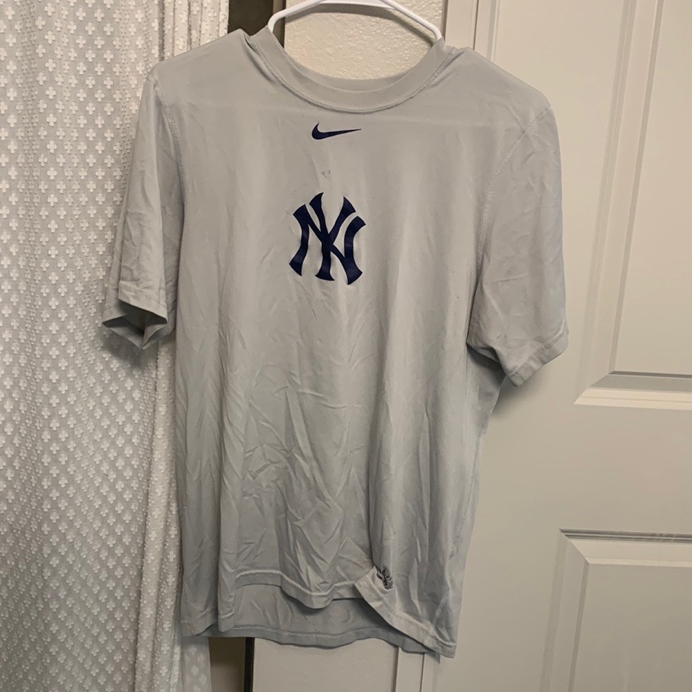 Yankees Nike Dri-fit shirt